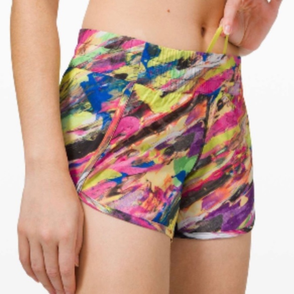 Multicolor Lululemon Tracker Shorts size 2